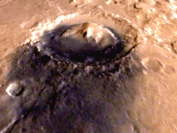 ఎత్తుగల అగ్నిపర్వతాలు, లోతైన లోయల చిత్రాలు