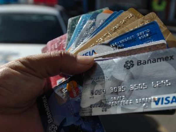 70 నుంచి 100 నకిలీ ఏటిఎం కార్డులు