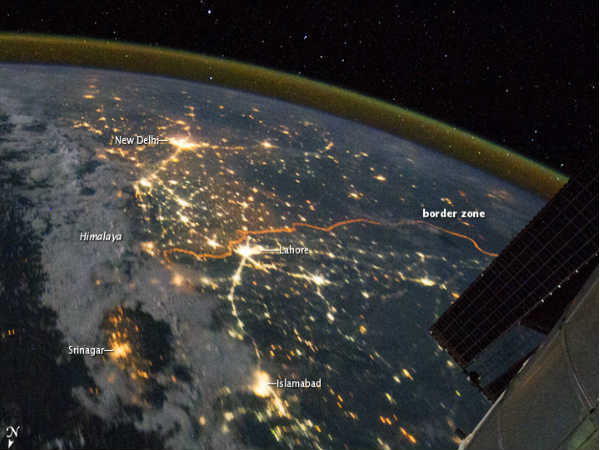 దీపాల వెలుగులతో ప్రశాంతం