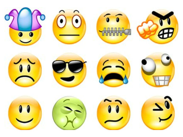 వాట్సాప్‌తో పూర్తిగా మారిపోయిన కమ్యూనికేషన్ సంబంధాలు