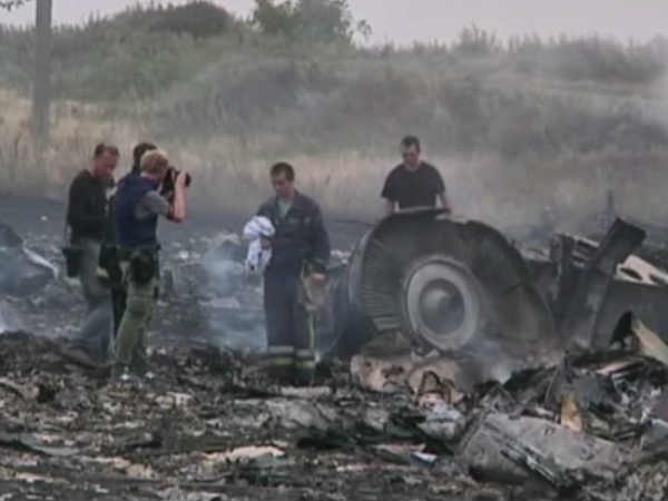 శిక్షణ, నైపుణ్యం లేని సైనికులు పొరబాటున మలేషియా విమానాన్ని..