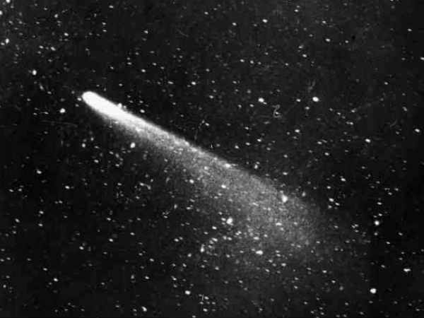 ఈ తోకచుక్కలో ఇథైల్ ఆల్కహాల్, గ్లైకాల్ ఆల్డీహైడ్ అనే ఒక రకం చక్కెర ..