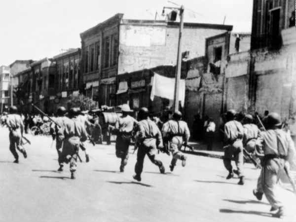 ఇరాన్ ప్రభుత్వాన్ని కూలదోసి రాజు షాను ..