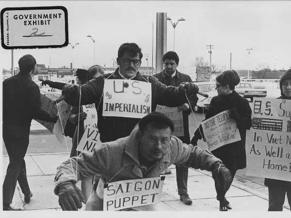 1960లో వియత్నాం అంతర్గత వ్యవహారాల్లో..