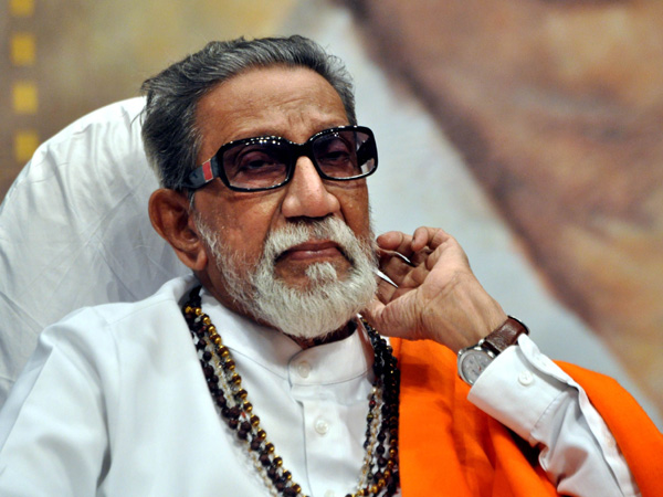 బాల్‌ థాకరేమీద కూడా కొన్ని వివాదాస్పద వ్యాఖ్యలు ..