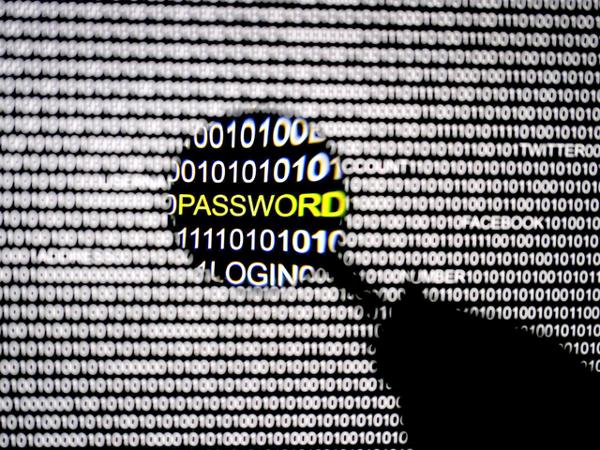 ఈ-మెయిల్, మొబైల్ ఫోన్ల పాస్‌వర్డ్ హ్యాకింగ్‌కు గురై ఇబ్బందులు ..
