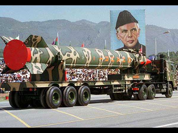 గత కొద్ది సంవత్సరాలుగా పాకిస్తాన్ అణు వార్ హెడ్ ల తయారీలో ..