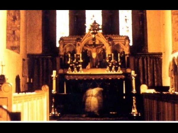 ప్రపంచాన్ని మోసం చేసిన 20 గోస్ట్ ఫోటోలు