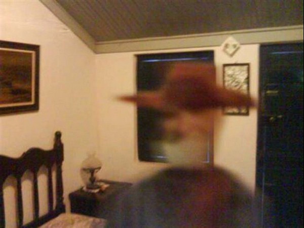 ప్రపంచాన్ని మోసం చేసిన 20 గోస్ట్ ఫోటోలు