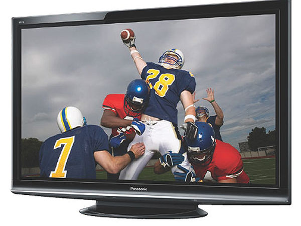 24 అంగుళాల ప్లాస్మా టెలివిజన్ చూడటం ద్వారా..