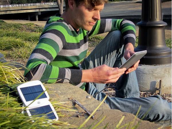 అత్యవసర పరిస్థితుల్లో మీ ఫోన్‌ను చార్జ్  చేయటం ఏలా..?