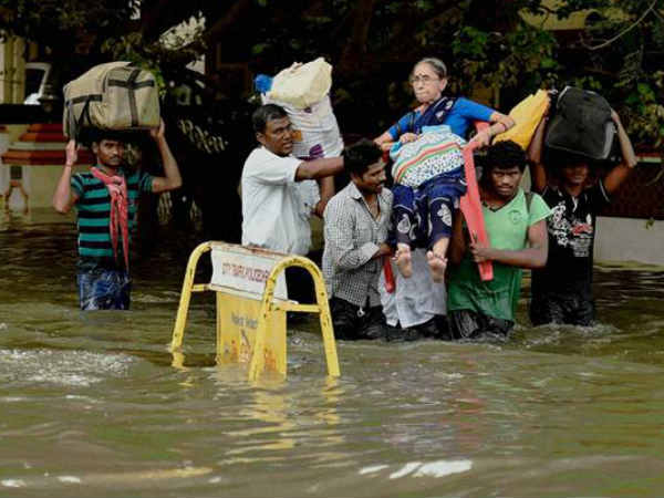వీరితో పాటు కుష్బూ, ఐశ్వర్య ధనుష్, అనిరుధ్, సౌందర్య రజనీకాంత్..