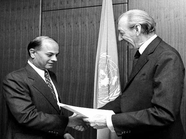 వాజ్ పేయి లేఖను అందుకున్న అమెరికా ప్రతినిధి