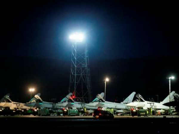 ఉగ్రవాదుల స్థావరాల మీద నాలుగు యుద్ద విమానాలు