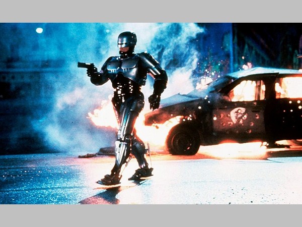 9.) RoboCop (రోబోకాప్)