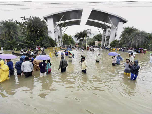 చిన్న ఐటీ కంపెనీలకు వాటిల్లిన నష్టం 10 మిలియన్ డాలర్ల వరకు 