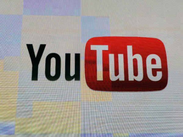 యాడ్ కౌన్సిల్ జారీచేసిన 'లవ్ హజ్ నో లేబుల్