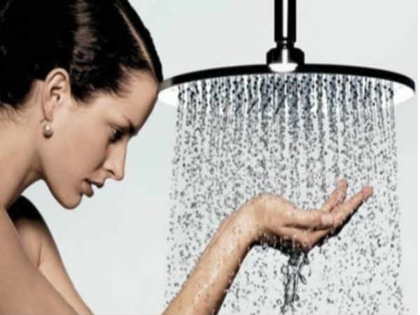  కొంచం నీటితోనే స్నానం, 12 ఏళ్ల బాలిక సరికొత్త ప్రయోగం