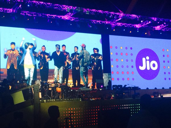 ఆర్‌ఐఎల్‌ చైర్మన్‌ టూ వే వీడియో కాన్ఫరెన్స్‌ ద్వారా