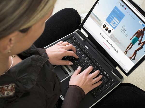 ట్రాన్స్ ఫోర్ట్ బిజినెస్ మేన్ గా పనిచేస్తున్న గేరి బాల్