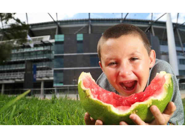 ఇక బాలుడి చర్యకు కామెంటేటర్లు సహా అందరూ