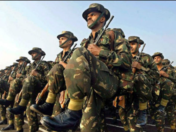 రాజస్థాన్లోని పోఖ్రాన్ సమీపంలో సైనిక విన్యాసాలు