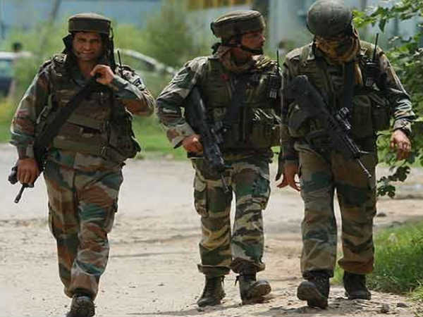 అప్పుడు ఆర్మీ సిబ్బంది ల్యాండ్ ఫోన్ నెంబర్ల కోసం