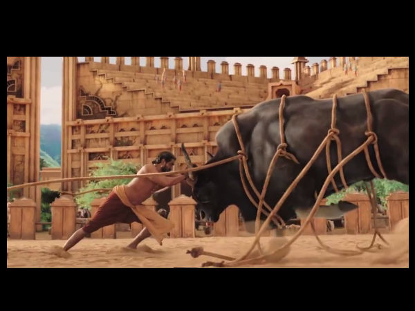 భల్లాలదేవుడు బుల్ ని వెనుకకు నెడుతున్న సీన్ ( సినిమాలో )