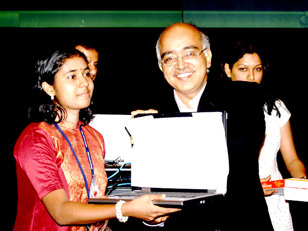 నాలుగవ స్థానంలో దినేష్ అండ్ ప్యామిలీ