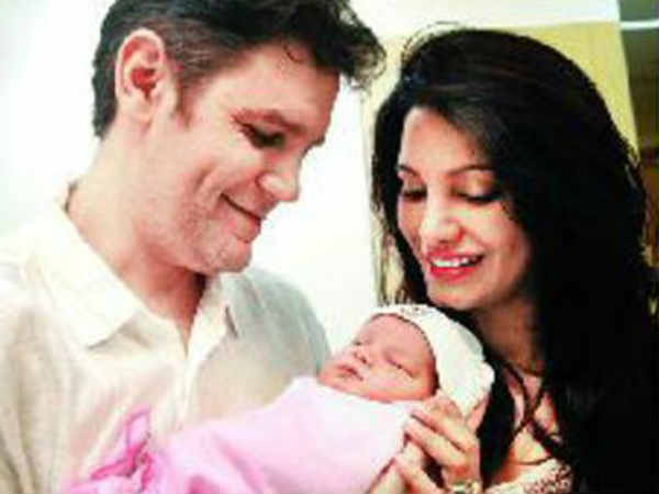 మాజీ మిస్ వరల్డ్ డయానా హెడెన్ 