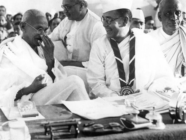 నేతాజీ మృతిపై గాంధీజీ గందరగోళం