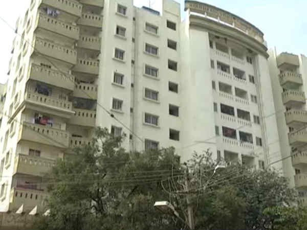 పోలీసు వర్గాల కథనం ప్రకారం