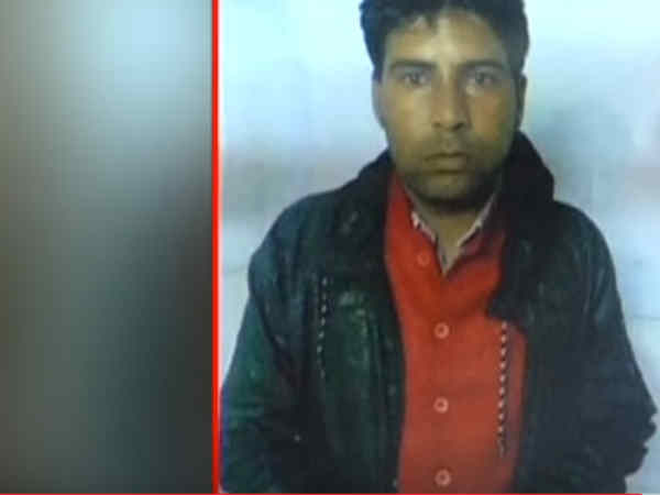 విజిటర్స్‌ బుక్‌లో సుఖ్‌బీర్‌ వివరాలు 