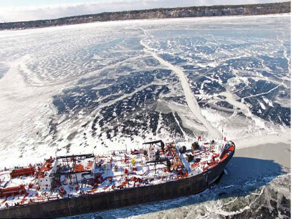 అమెరికా మంచు తుఫానులో కూరుకుపోయిన చిత్రాలు 