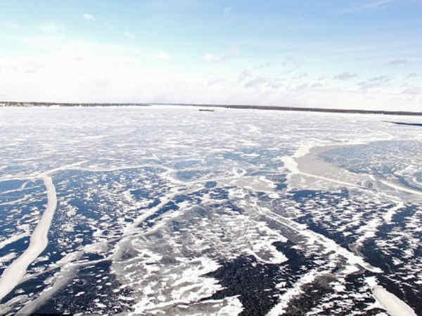 అమెరికా మంచు తుఫానులో కూరుకుపోయిన చిత్రాలు 