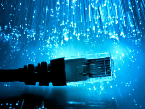 కాంతి వేగంతో ఇంటర్నెట్... త్వరలో