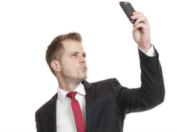 సెల్ఫీ వీడియోలు కార్పొరేట్ సంస్థలకు అందివచ్చిన మరొక సౌకర్యమని