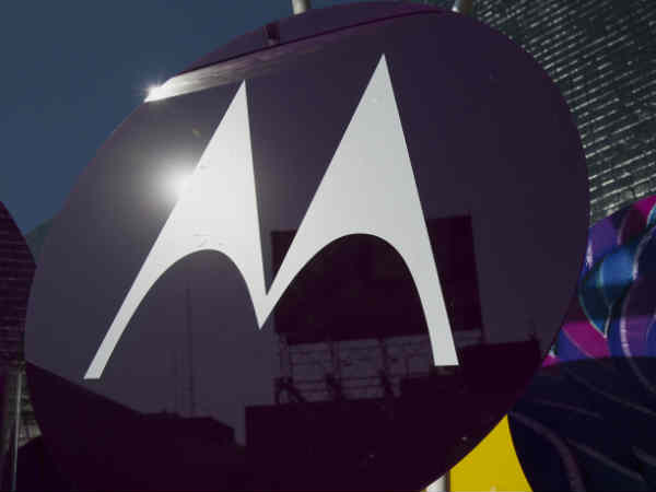 మోటో ఎక్స్ ఫోర్స్‌'ను మధ్యాహ్నం 3 గంటలకు