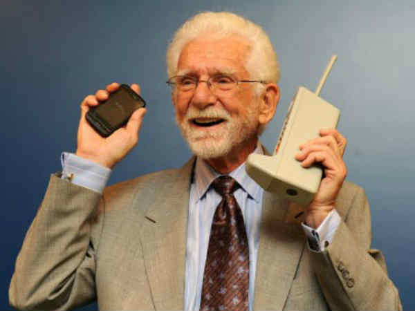 మొట్ట మొదటి ఫోన్ 1973లో