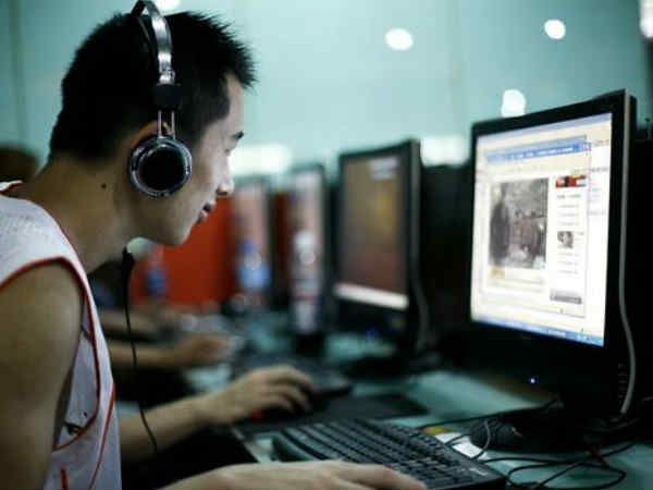 ప్రభుత్వం నుంచి ముందస్తు అనుమతి లేకుండా 