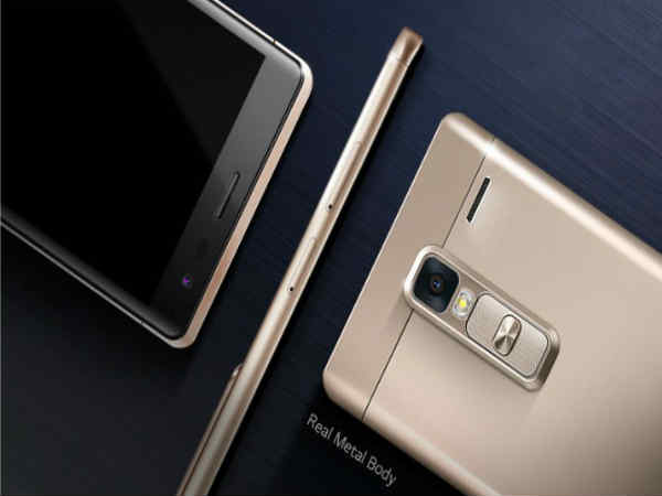 ముందు భాగంలో ఒక కెమెరాతోపాటు వెనుక రెండు కెమెరాలుం