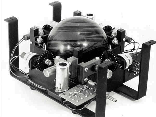 ఫస్ట్ ట్రాక్ బాల్ ( 1946/1952)