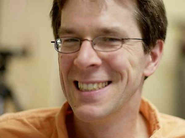 నాలుగవ స్ధానంలో నిలిచిన హ్యాకర్  రాబర్ట్ టాప్పన్ మోరిస్