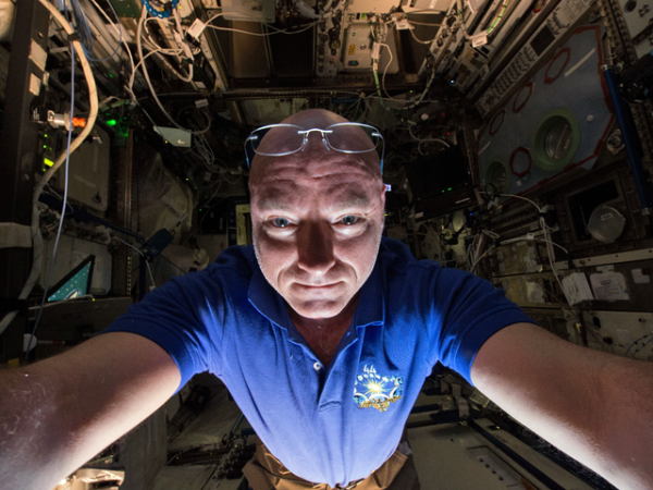 రోదసిలోని విపత్కరణ వాతావరణం వ్యోమగాముల శరీరంపై