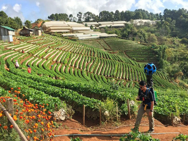 18 కిలోల బరువును మోస్తూ 500 కిలోమీటర్లు నడిచాడు