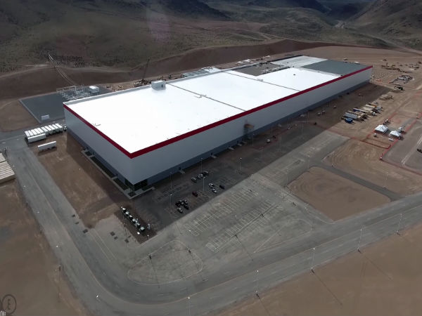 ఊహలకందని Tesla's Gigafactory