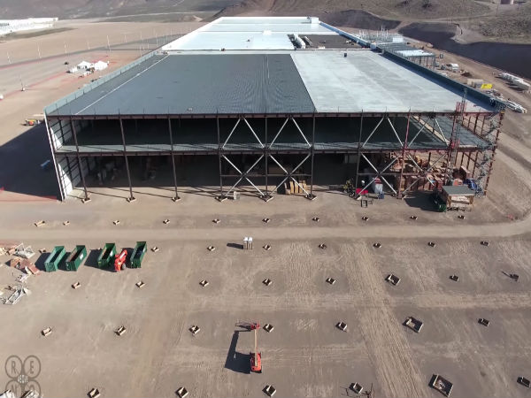 ఊహలకందని Tesla's Gigafactory