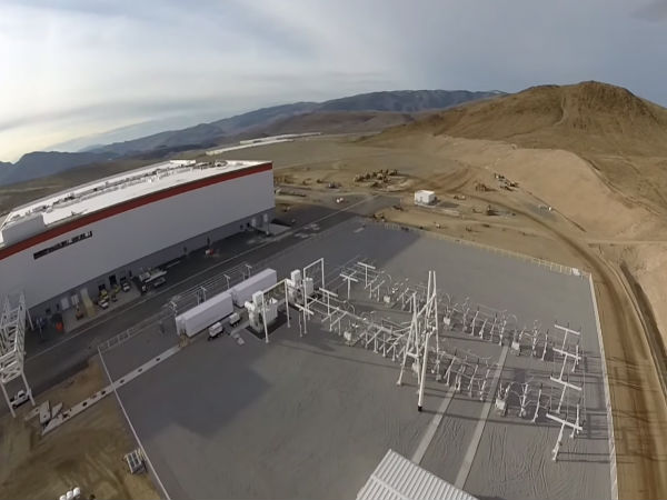 ఊహలకందని Tesla's Gigafactory