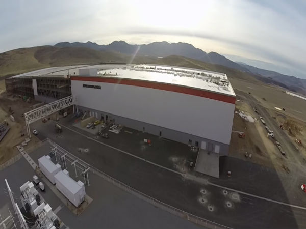 ఊహలకందని Tesla's Gigafactory