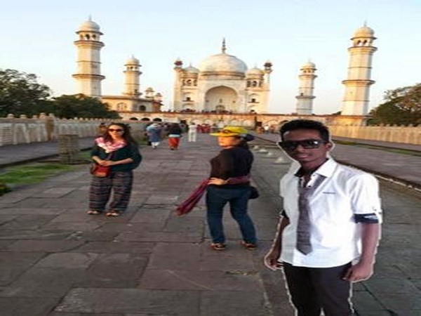  సోషల్ మీడియాలో దుమ్ము లేపుతున్న మార్ఫింగ్ ఫోటోలు